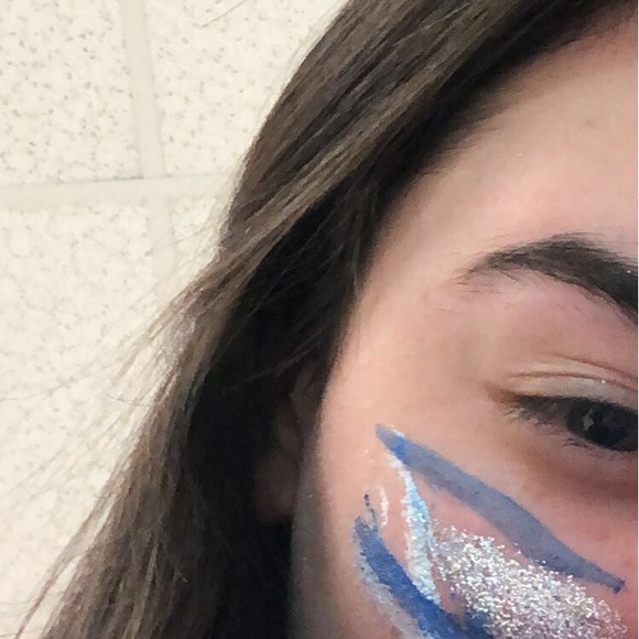 Meet your Posher, Amanda - Picture 1 of 1